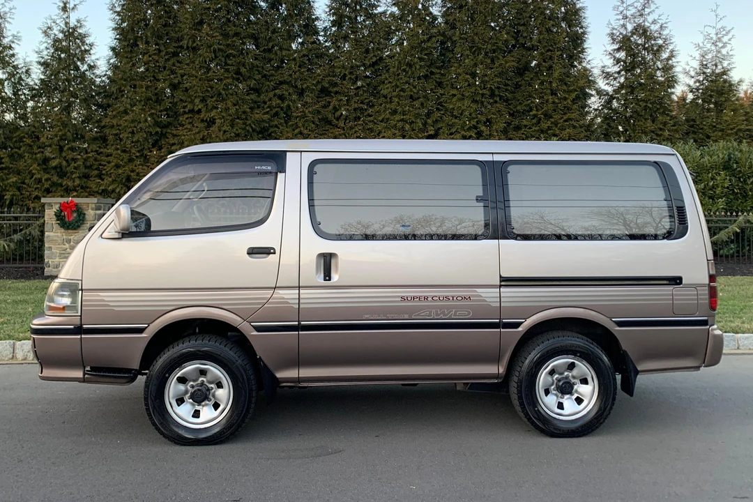 1994 Toyota HiAce 4th Gen - Image 3 of 31