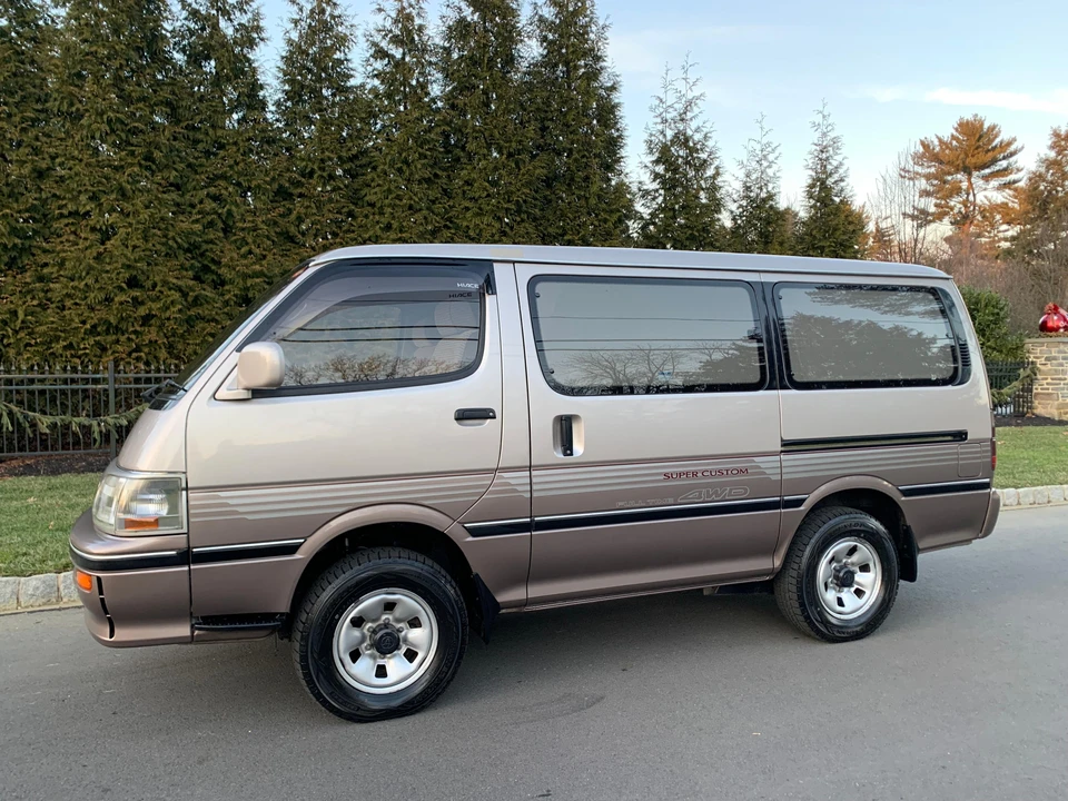 1994 Toyota HiAce 4th Gen - Image 10 of 31