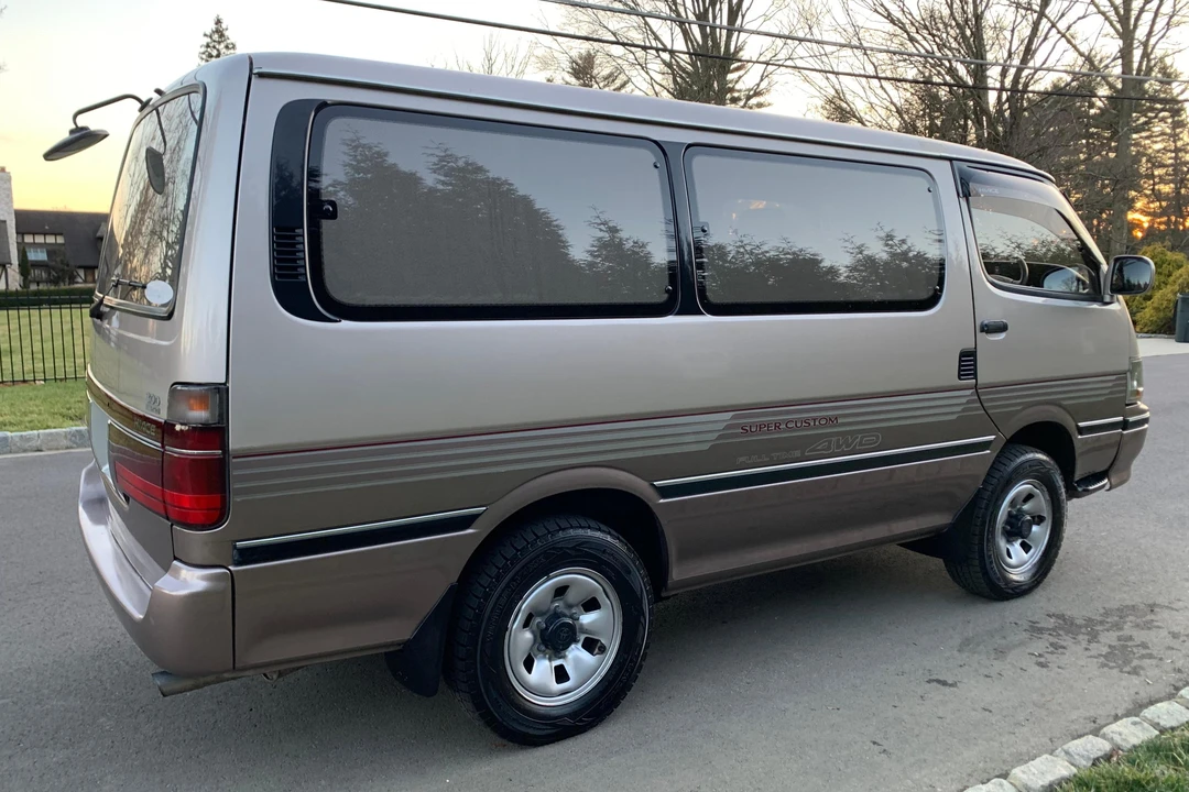 1994 Toyota HiAce 4th Gen - Image 4 of 31