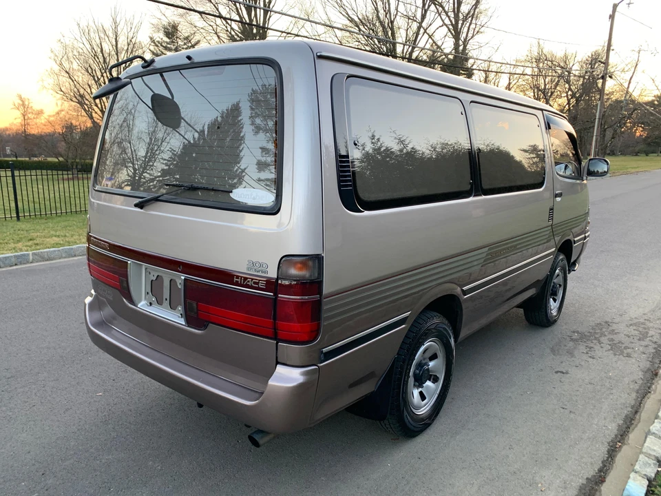 1994 Toyota HiAce 4th Gen - Image 15 of 31