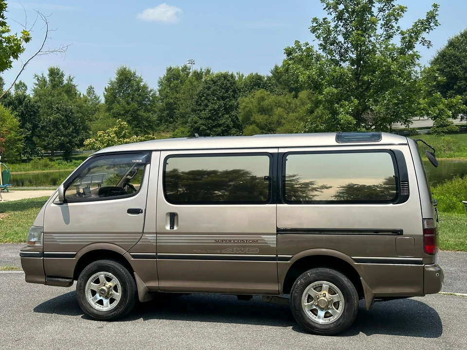 1994 Toyota HiAce 3rd Gen - Image 23 of 31