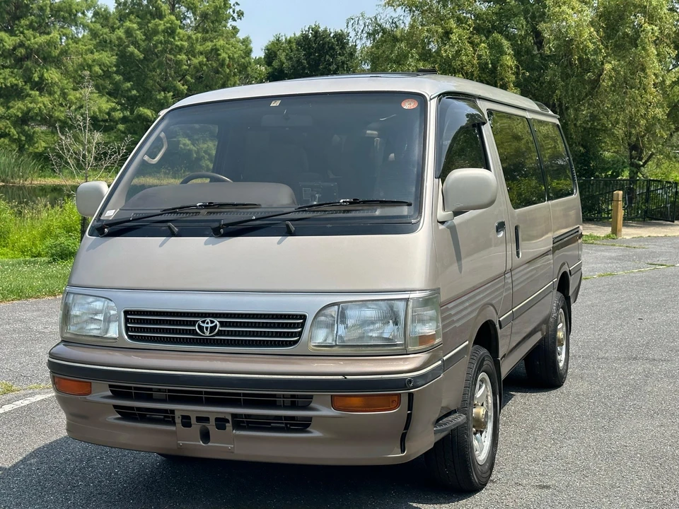 1994 Toyota HiAce 3rd Gen - Image 9 of 31