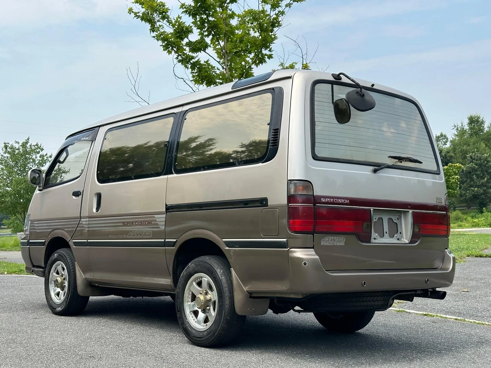 1994 Toyota HiAce 3rd Gen - Image 27 of 31