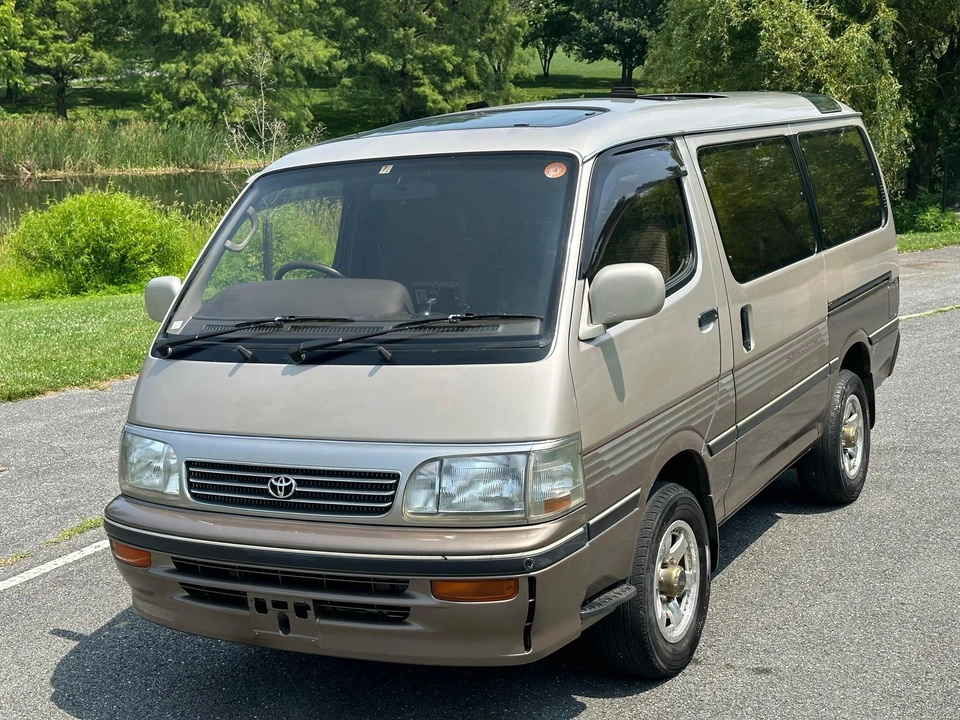 1994 Toyota HiAce 3rd Gen - Image 11 of 31