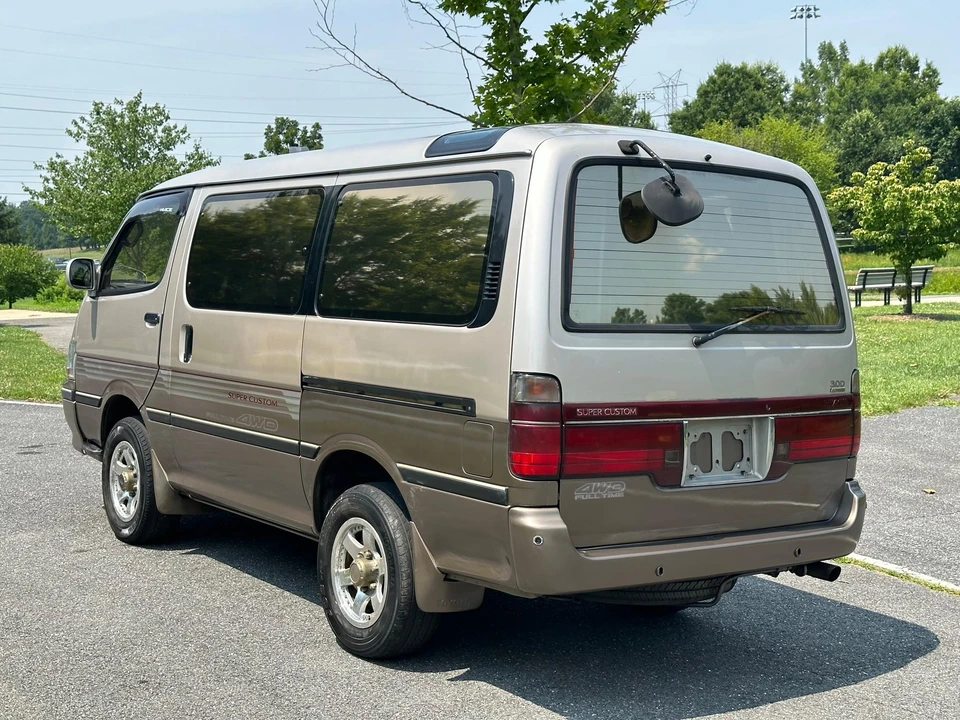 1994 Toyota HiAce 3rd Gen - Image 29 of 31