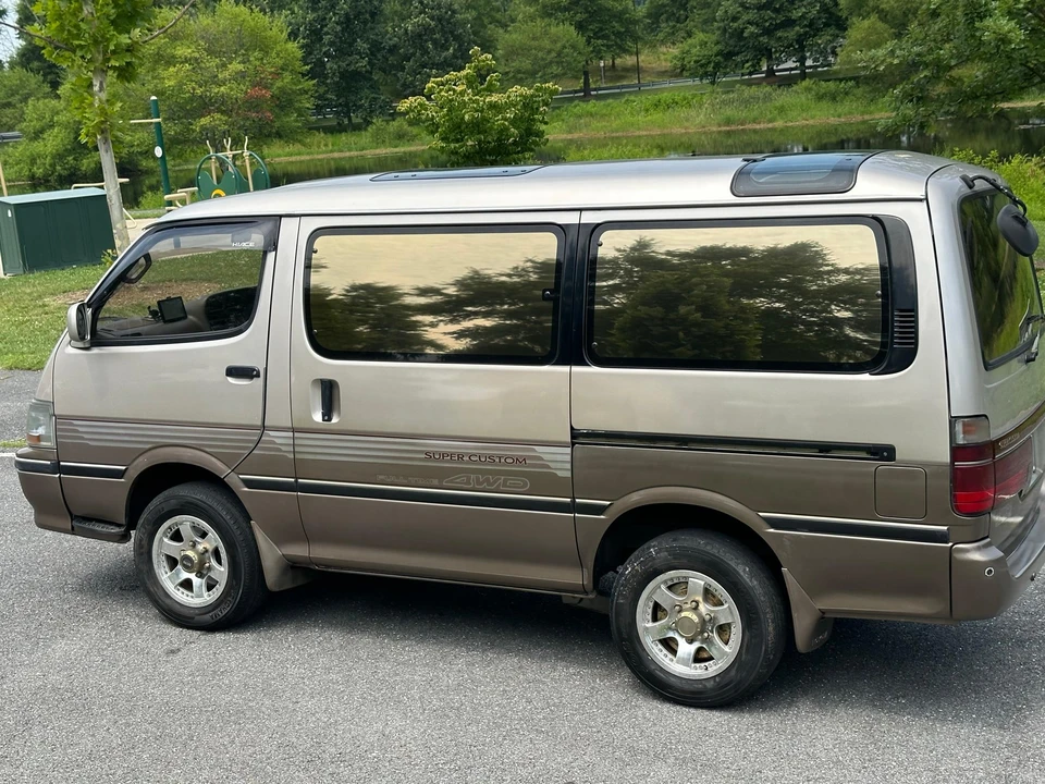 1994 Toyota HiAce 3rd Gen - Image 25 of 31