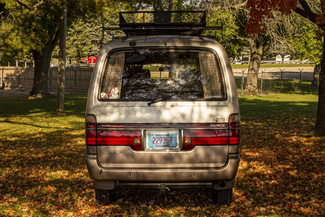 1994 Toyota HiAce 4th Gen - Image 5 of 31
