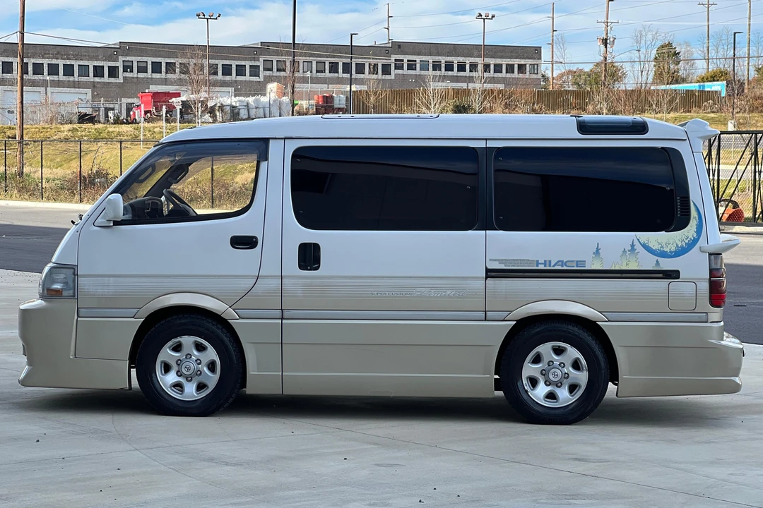 1994 Toyota HiAce 4th Gen - Image 9 of 26