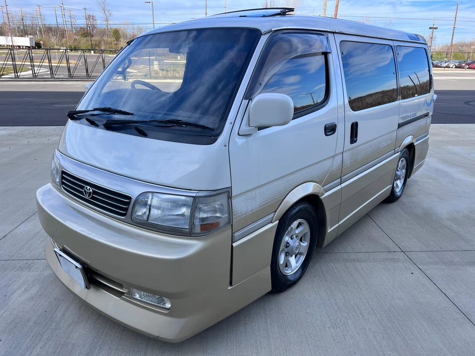 1994 Toyota HiAce 4th Gen - Image 6 of 26