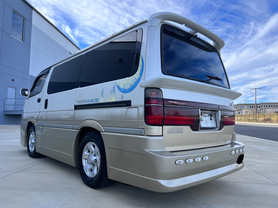 1994 Toyota HiAce 4th Gen - Image 11 of 26