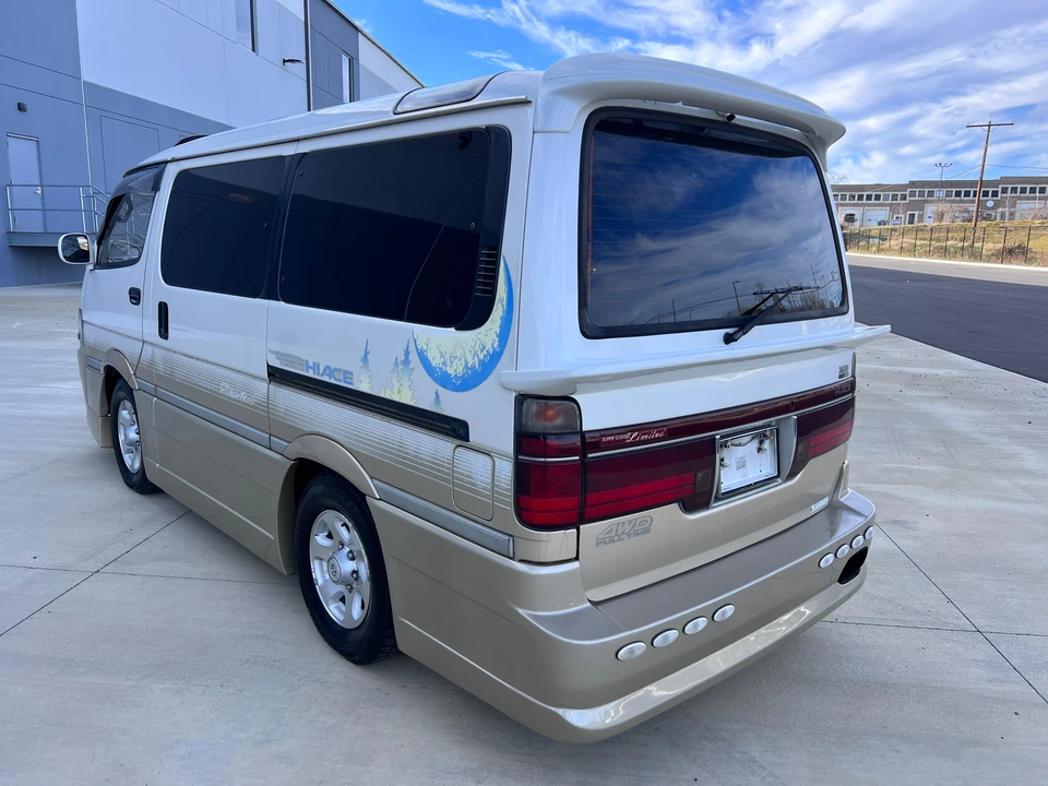 1994 Toyota HiAce 4th Gen - Image 10 of 26
