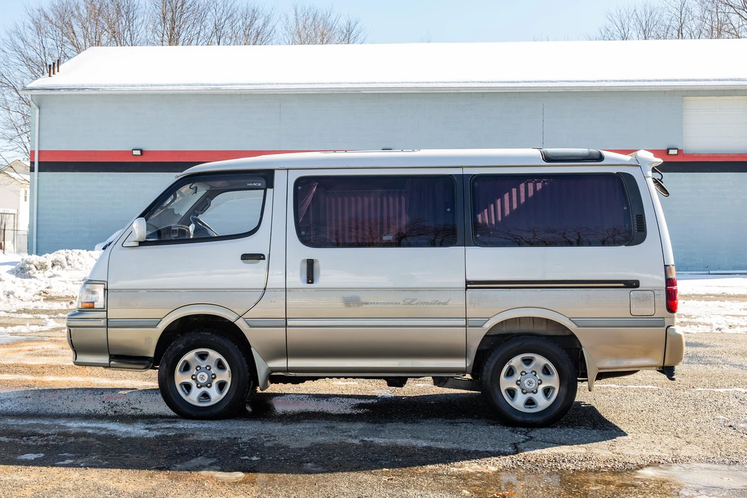 1994 Toyota HiAce 4th Gen - Image 7 of 31
