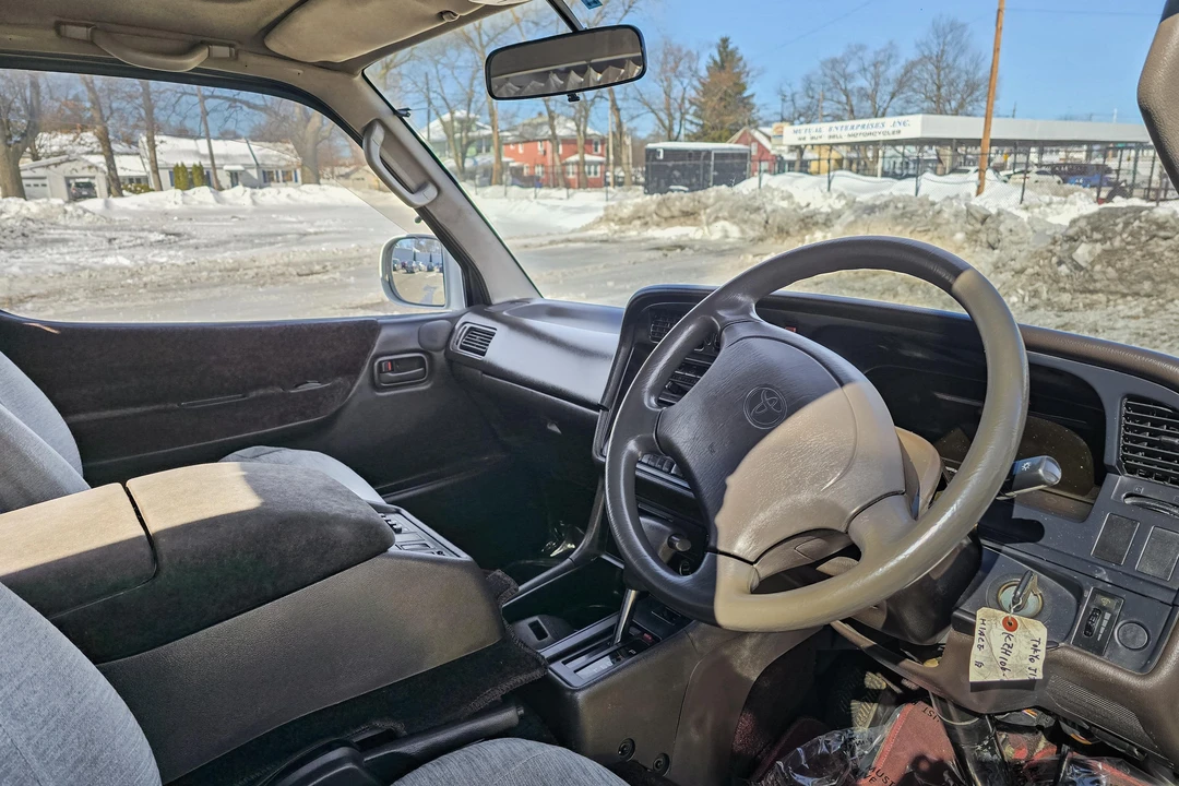 1994 Toyota HiAce 4th Gen - Image 31 of 31