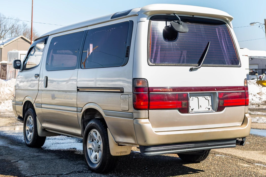 1994 Toyota HiAce 4th Gen - Image 4 of 31
