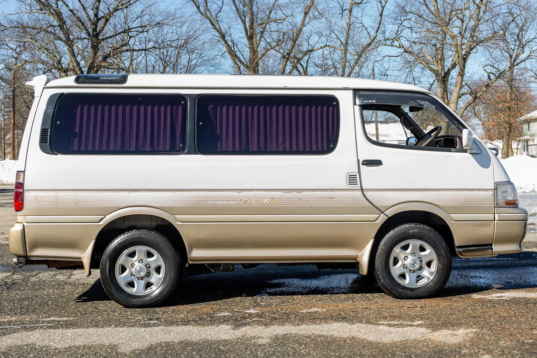 1994 Toyota HiAce 4th Gen - Image 3 of 31