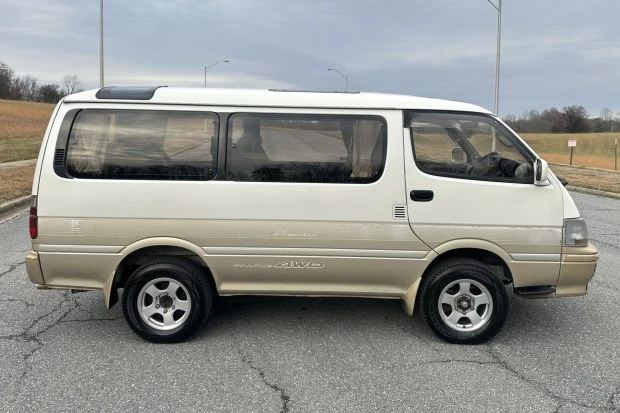 1994 Toyota HiAce 4th Gen - Image 3 of 8