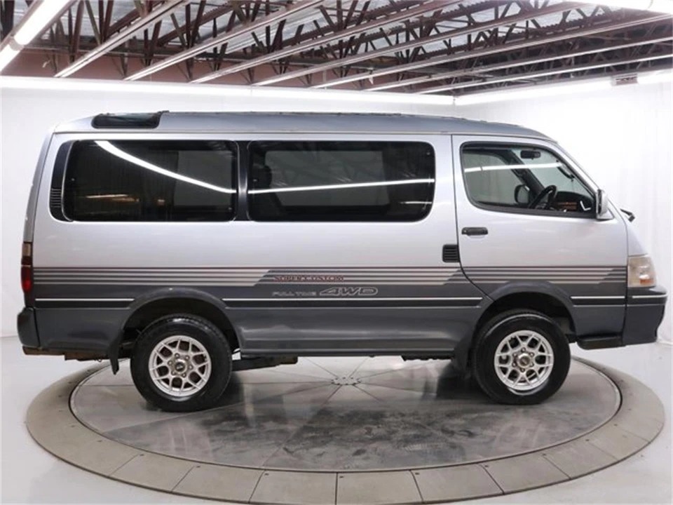 1994 Toyota HiAce 4th Gen - Image 8 of 31