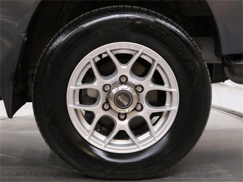 1994 Toyota HiAce 4th Gen - Image 24 of 31