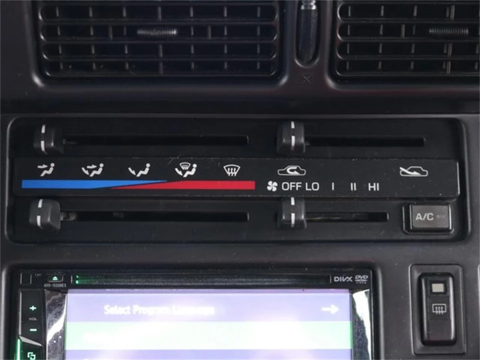 1994 Toyota HiAce 4th Gen - Image 12 of 31