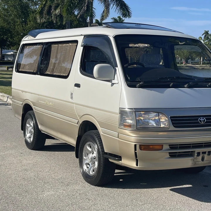 1994 Toyota HiAce 3rd Gen - Image 3 of 12