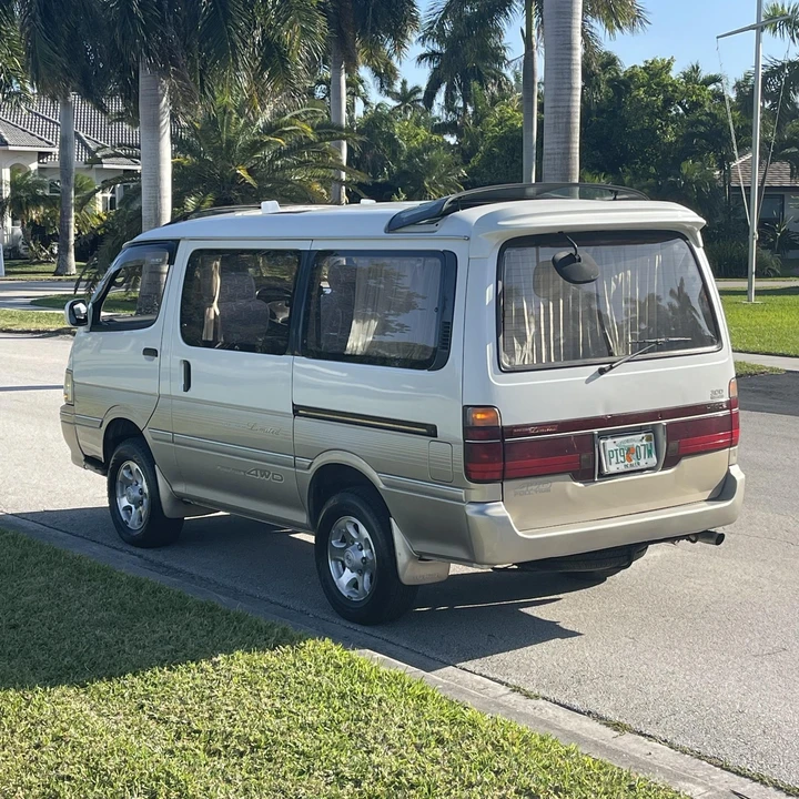 1994 Toyota HiAce 3rd Gen - Image 8 of 12