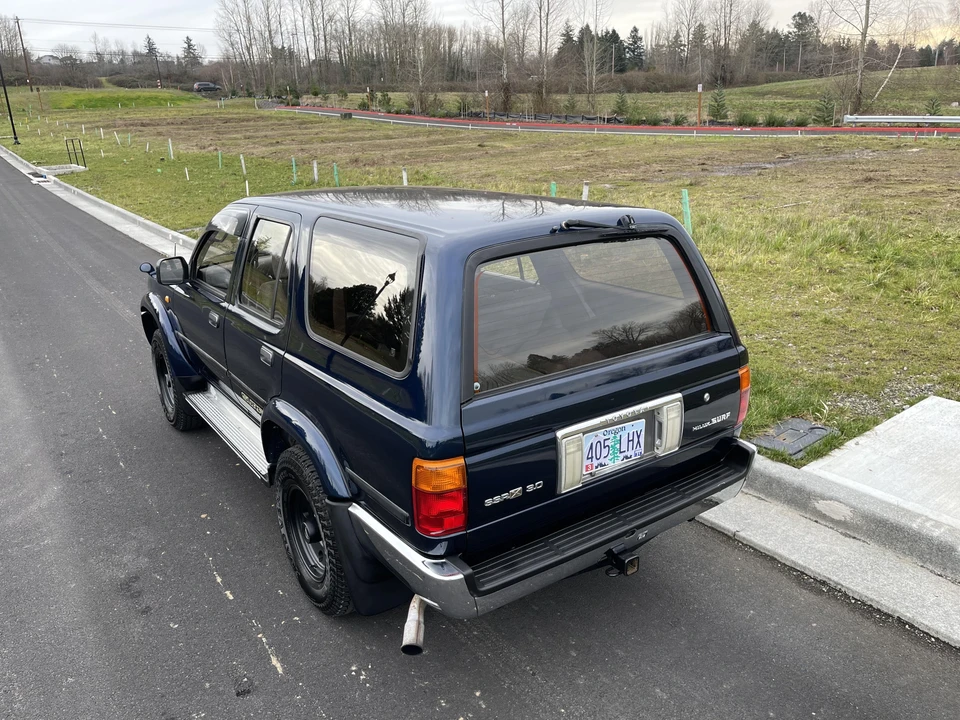 1994 Toyota Hilux 5th Gen - Image 11 of 31