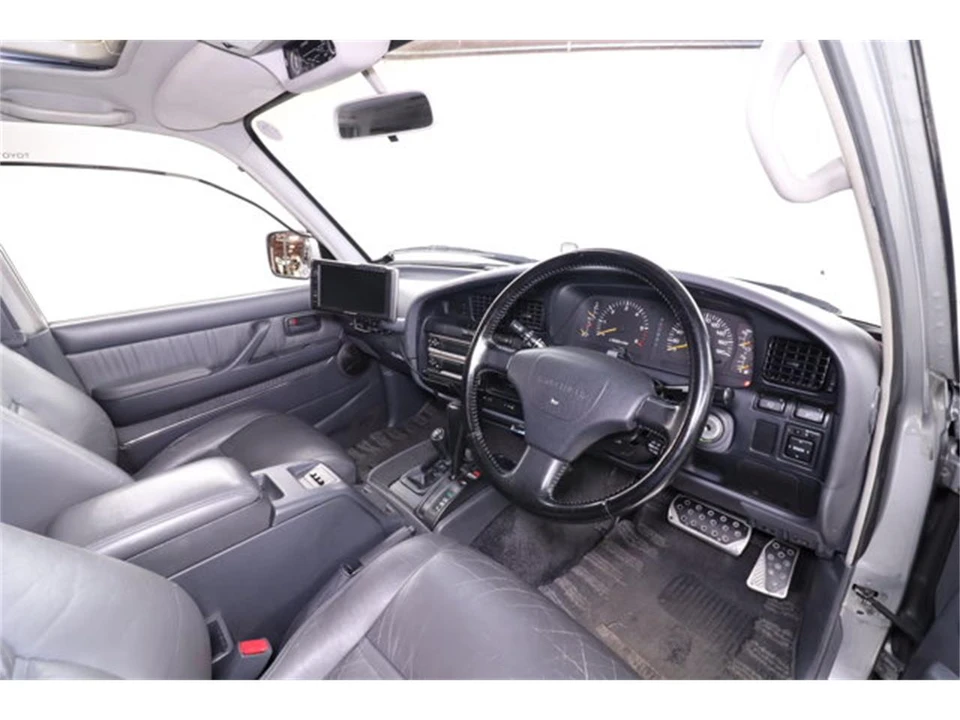 1994 Toyota J80 Land Cruiser - Image 9 of 31