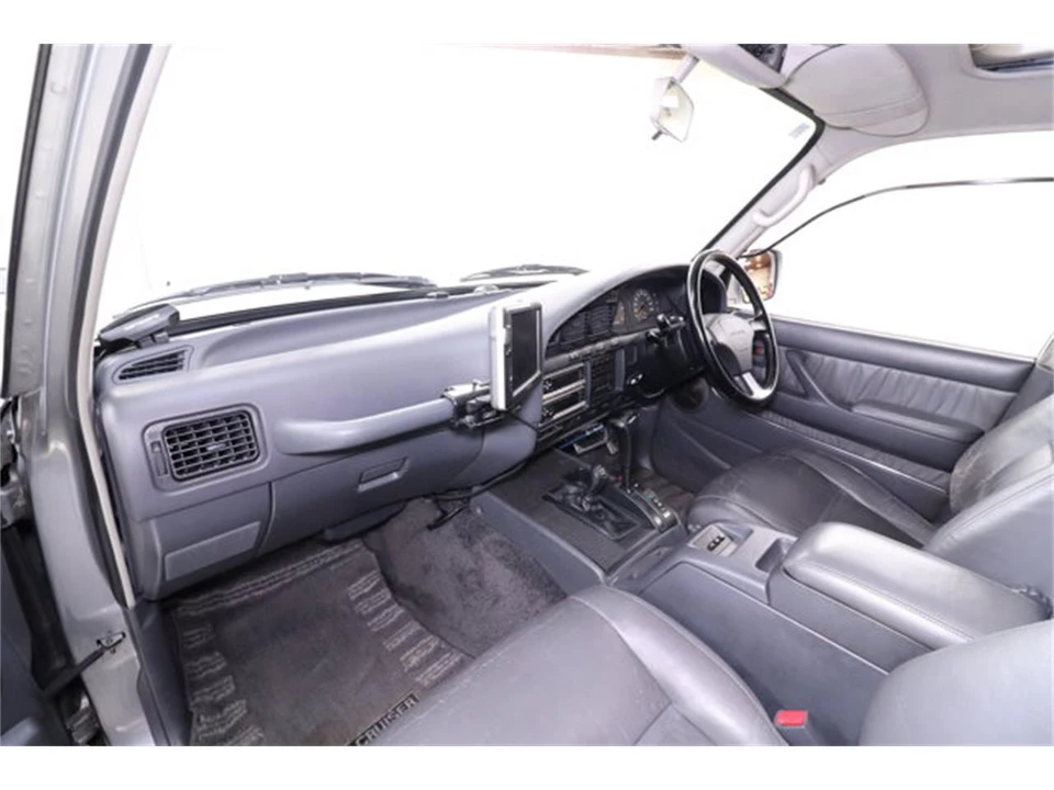 1994 Toyota J80 Land Cruiser - Image 18 of 31