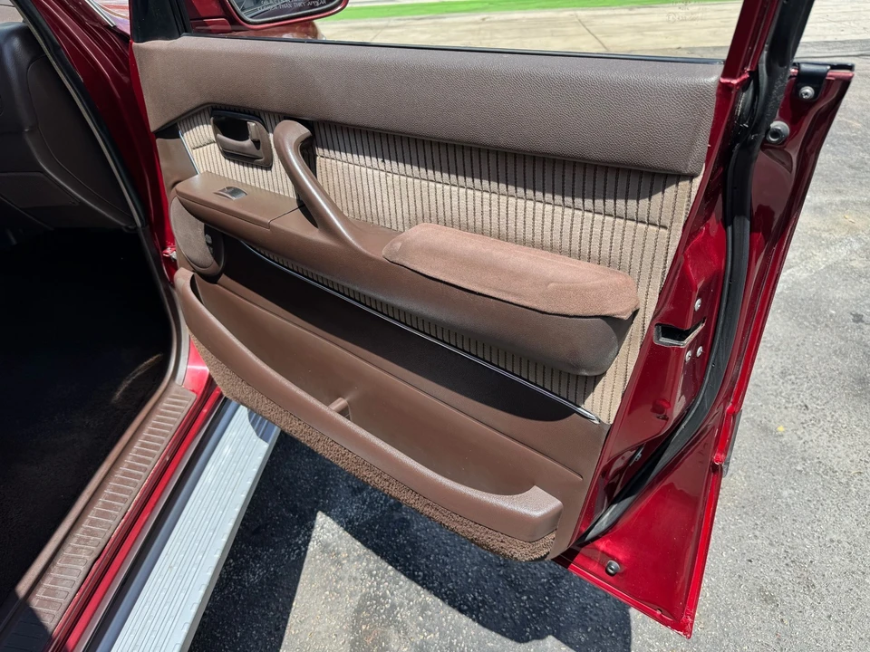 1994 Toyota J80 Land Cruiser - Image 11 of 21