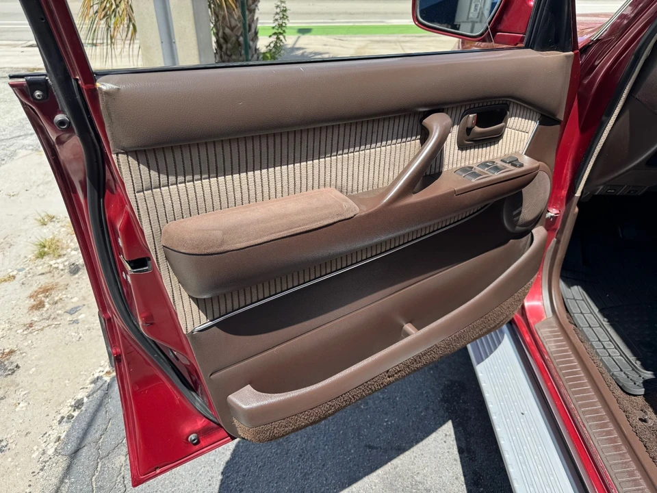1994 Toyota J80 Land Cruiser - Image 14 of 21