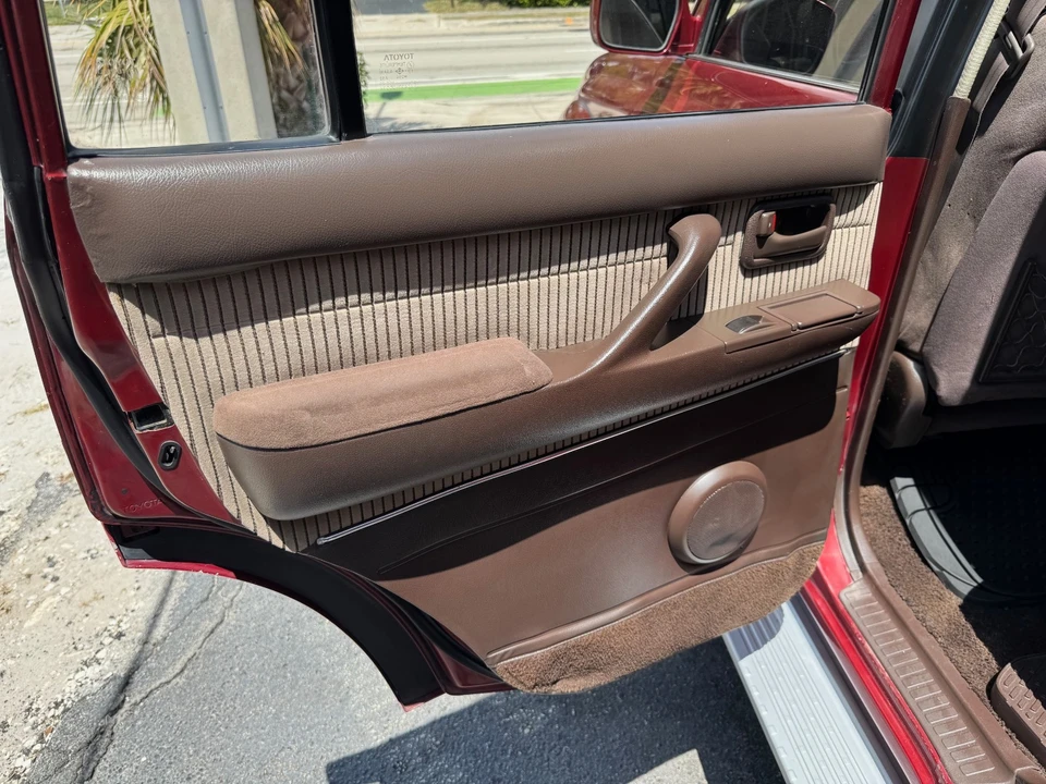 1994 Toyota J80 Land Cruiser - Image 13 of 21