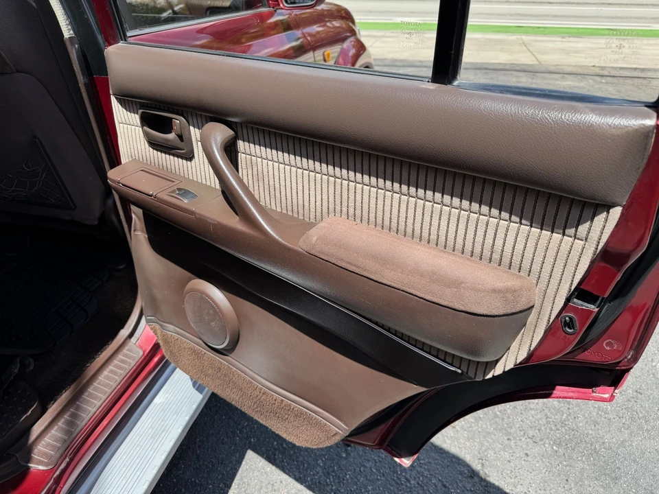1994 Toyota J80 Land Cruiser - Image 12 of 21
