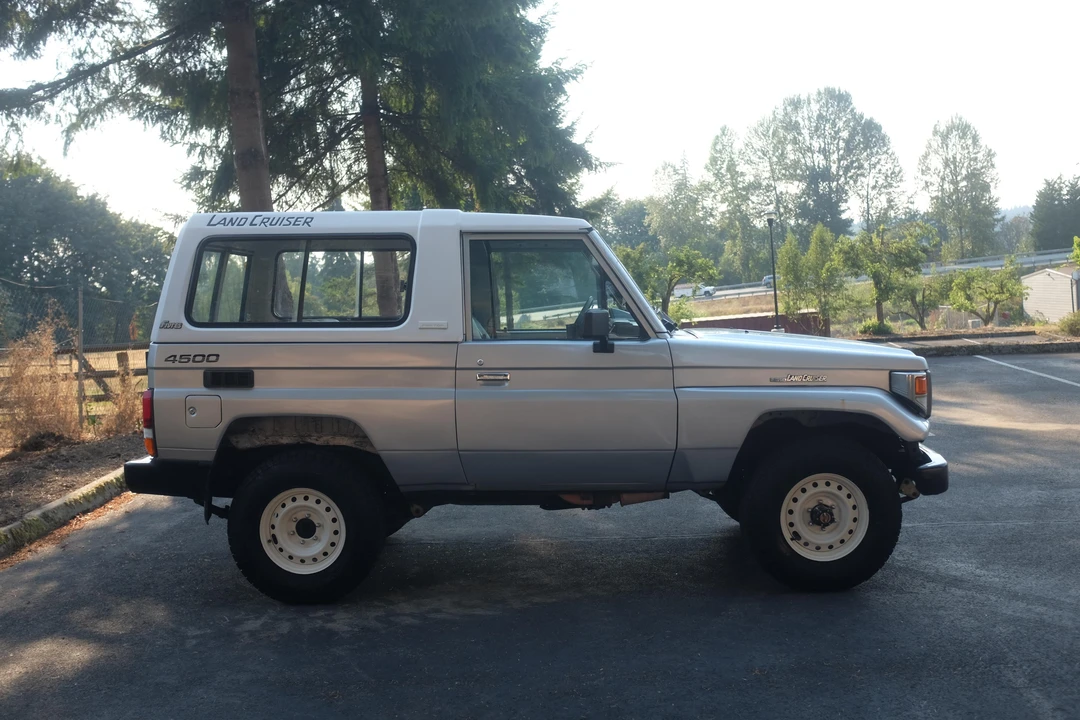 1994 Toyota J70 Land Cruiser - Image 8 of 31