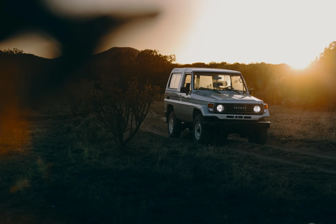1994 Toyota J70 Land Cruiser - Image 13 of 31