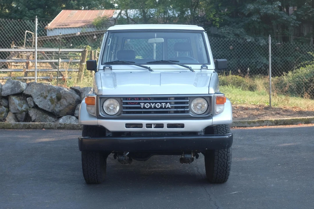 1994 Toyota J70 Land Cruiser - Image 2 of 31