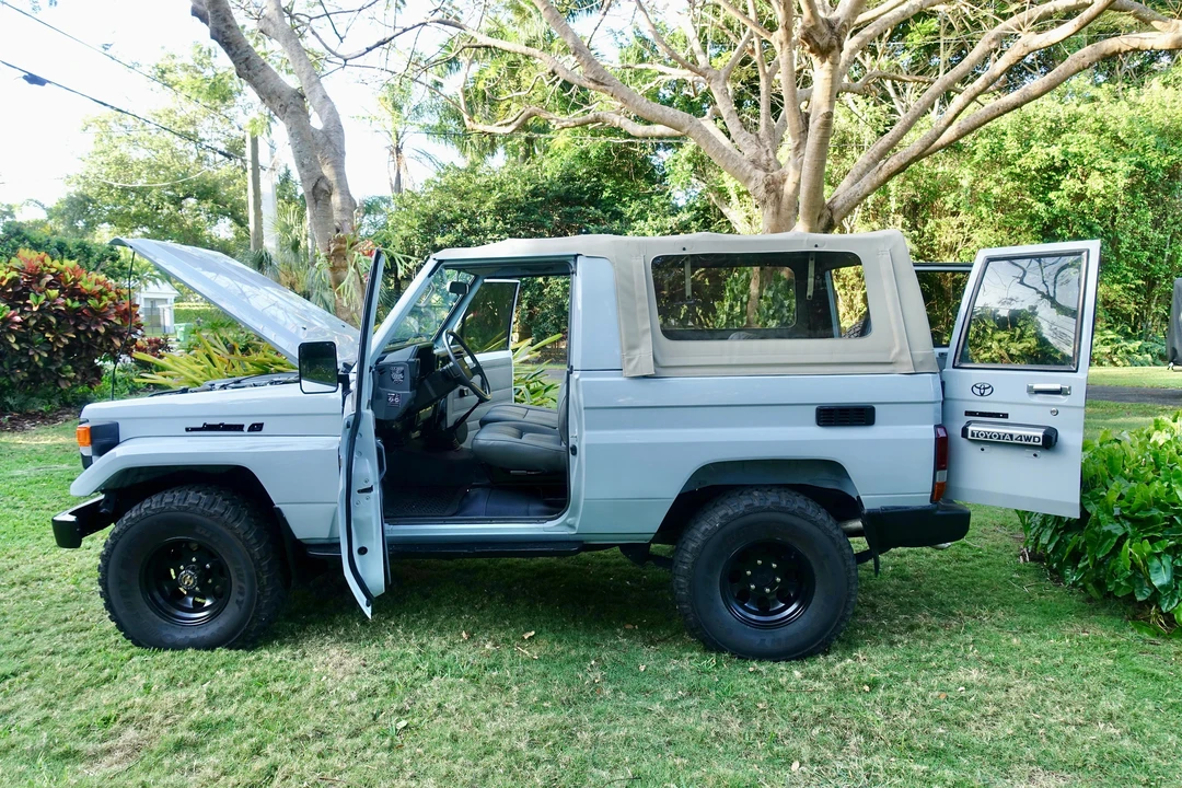 1994 Toyota J70 Land Cruiser - Image 11 of 31