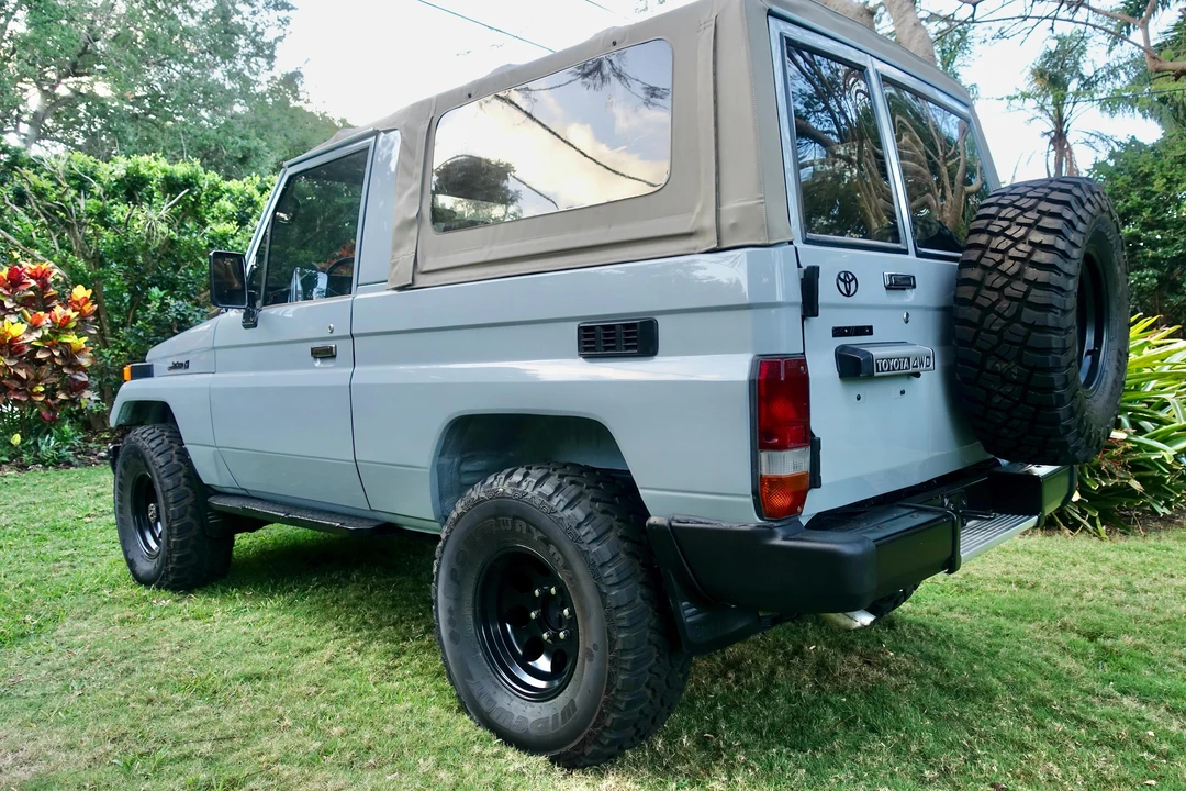 1994 Toyota J70 Land Cruiser - Image 14 of 31