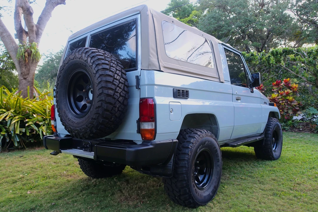 1994 Toyota J70 Land Cruiser - Image 17 of 31
