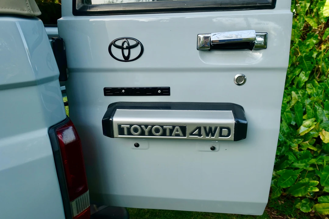 1994 Toyota J70 Land Cruiser - Image 29 of 31
