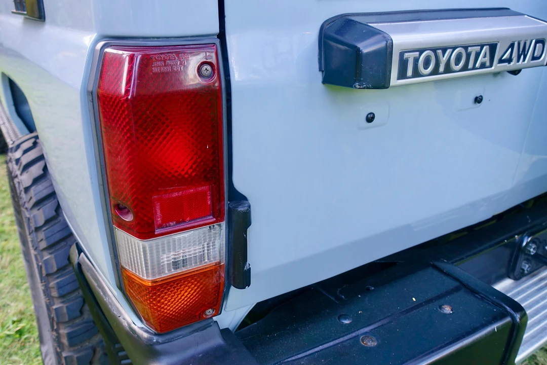 1994 Toyota J70 Land Cruiser - Image 28 of 31