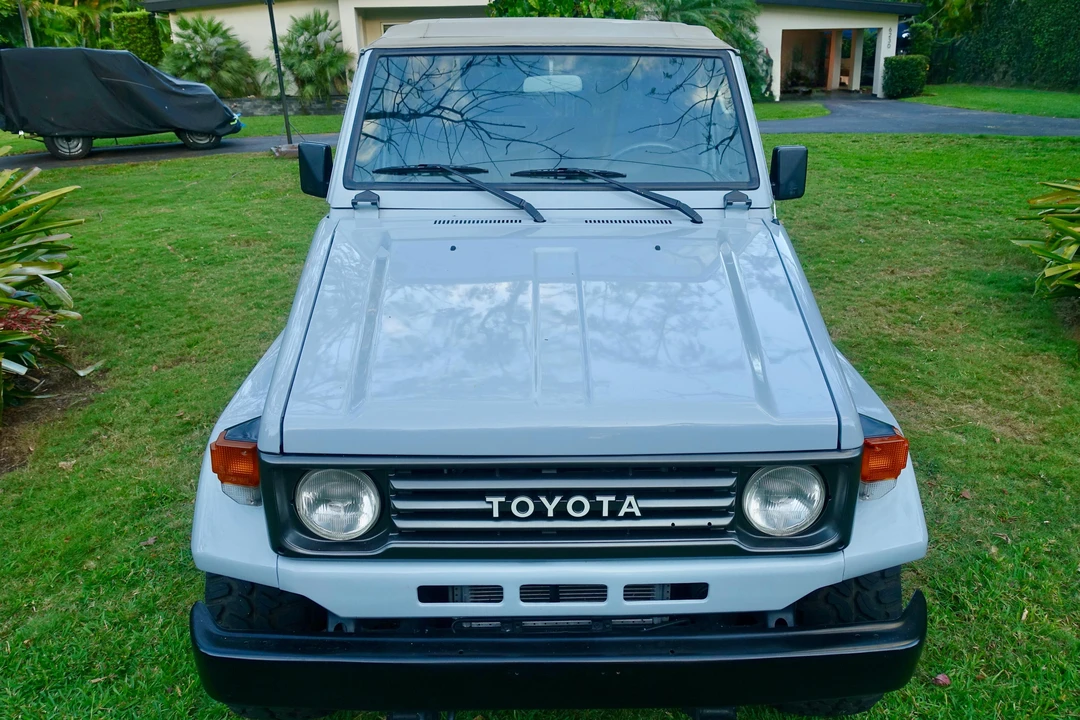 1994 Toyota J70 Land Cruiser - Image 6 of 31
