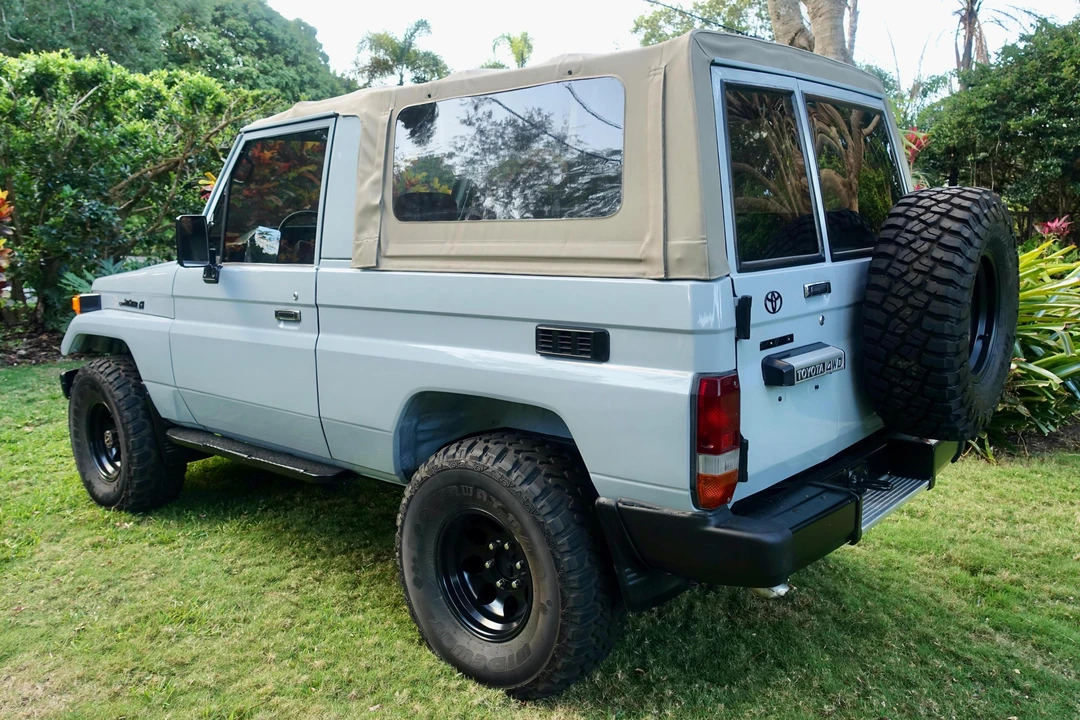 1994 Toyota J70 Land Cruiser - Image 4 of 31