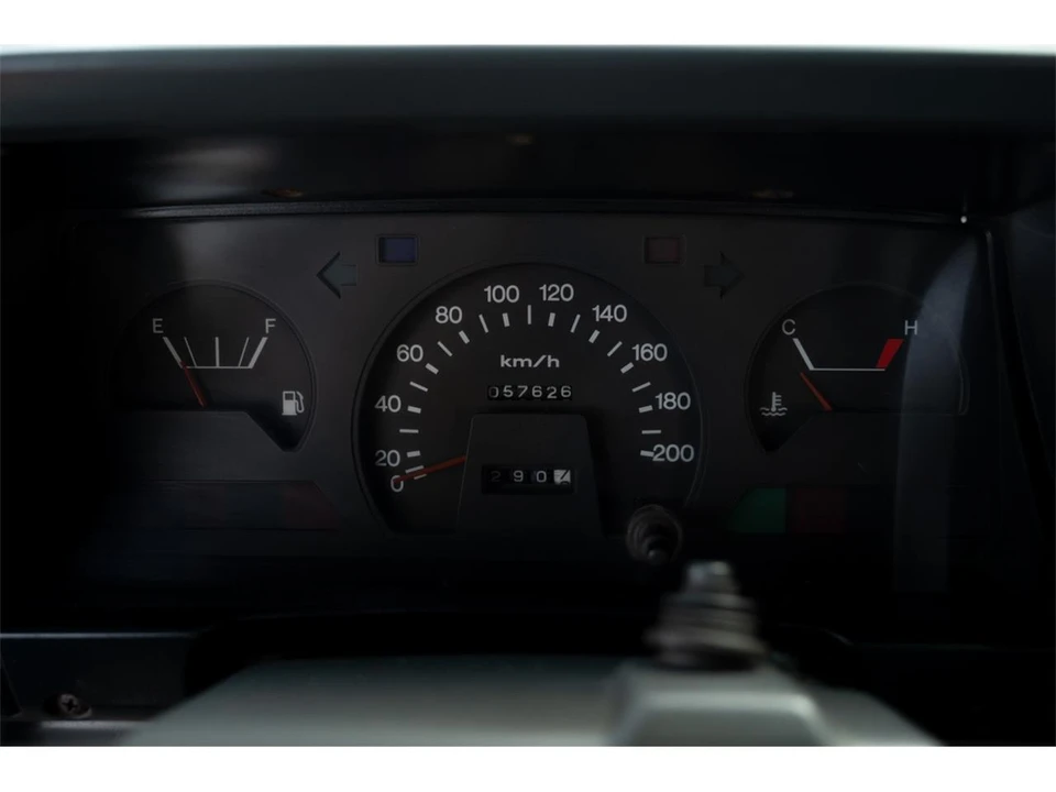 1994 Toyota J80 Land Cruiser - Image 8 of 11