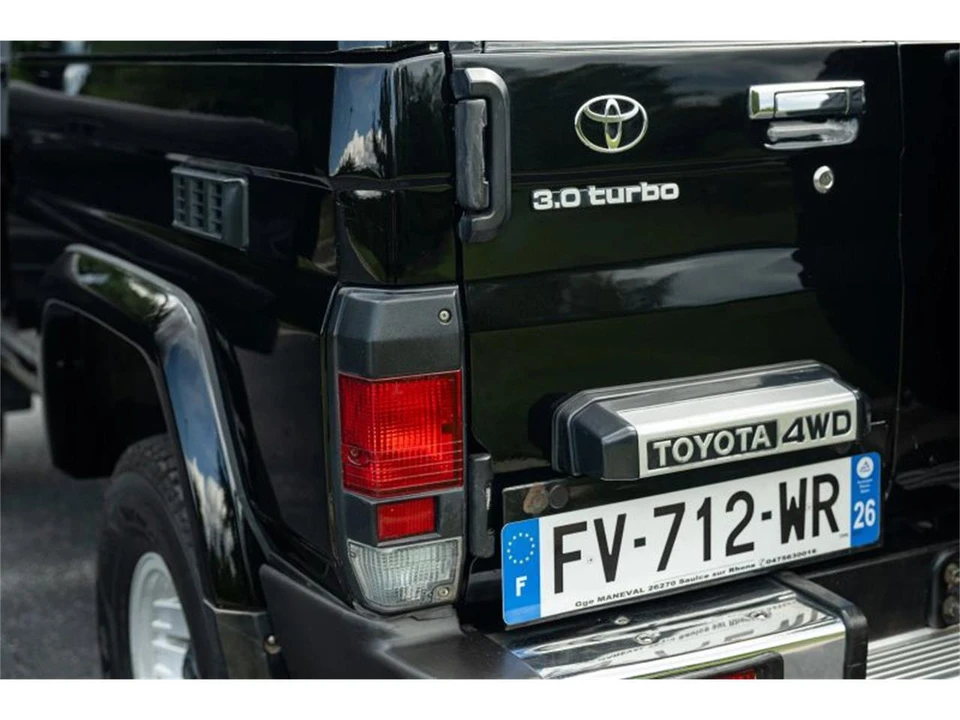 1994 Toyota J80 Land Cruiser - Image 13 of 31