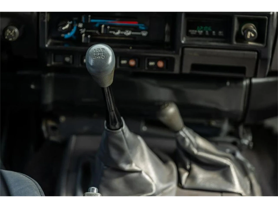1994 Toyota J80 Land Cruiser - Image 16 of 31