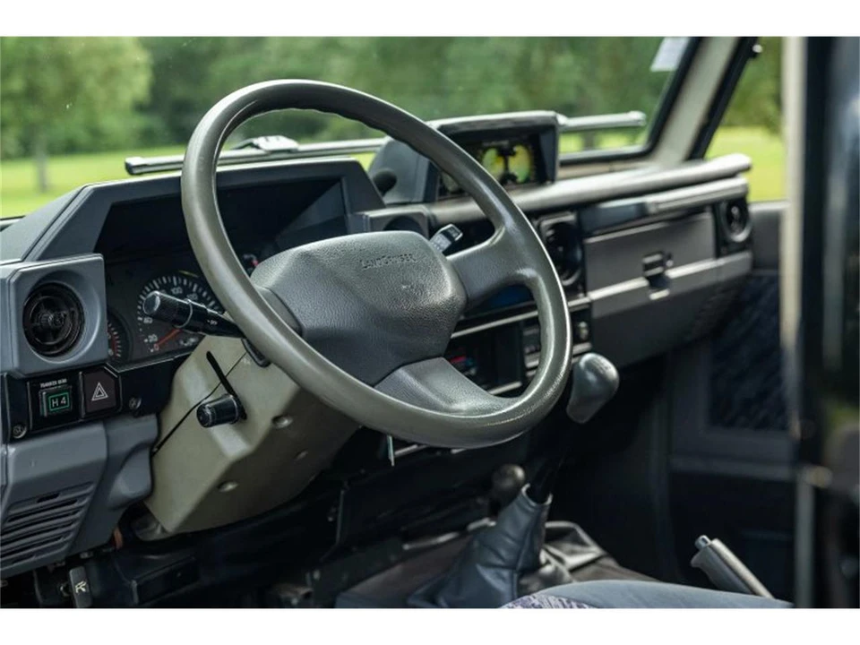1994 Toyota J80 Land Cruiser - Image 17 of 31