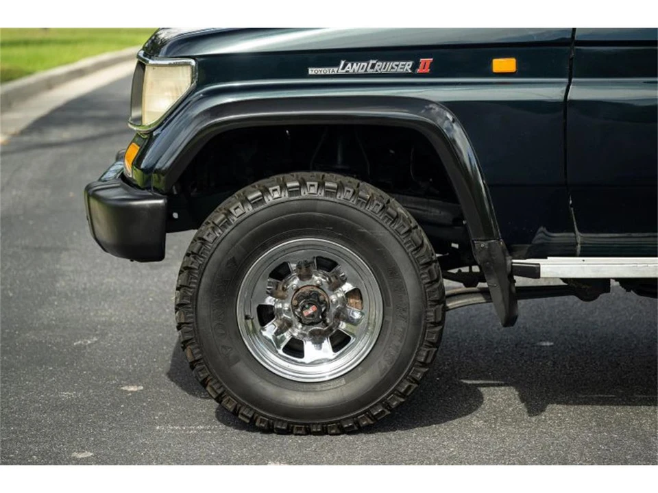 1994 Toyota J80 Land Cruiser - Image 13 of 31
