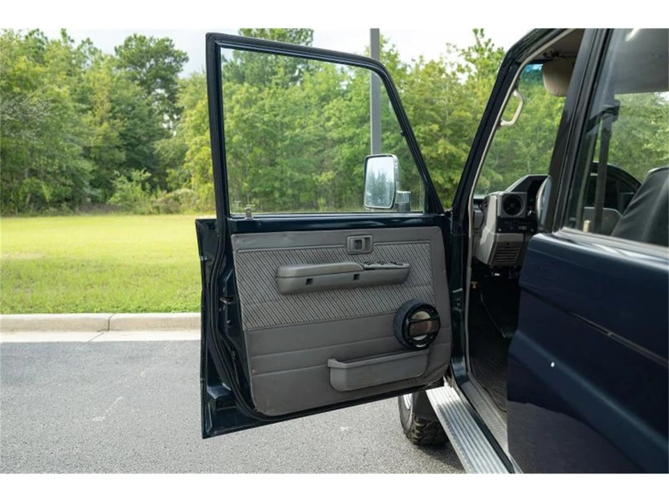 1994 Toyota J80 Land Cruiser - Image 29 of 31
