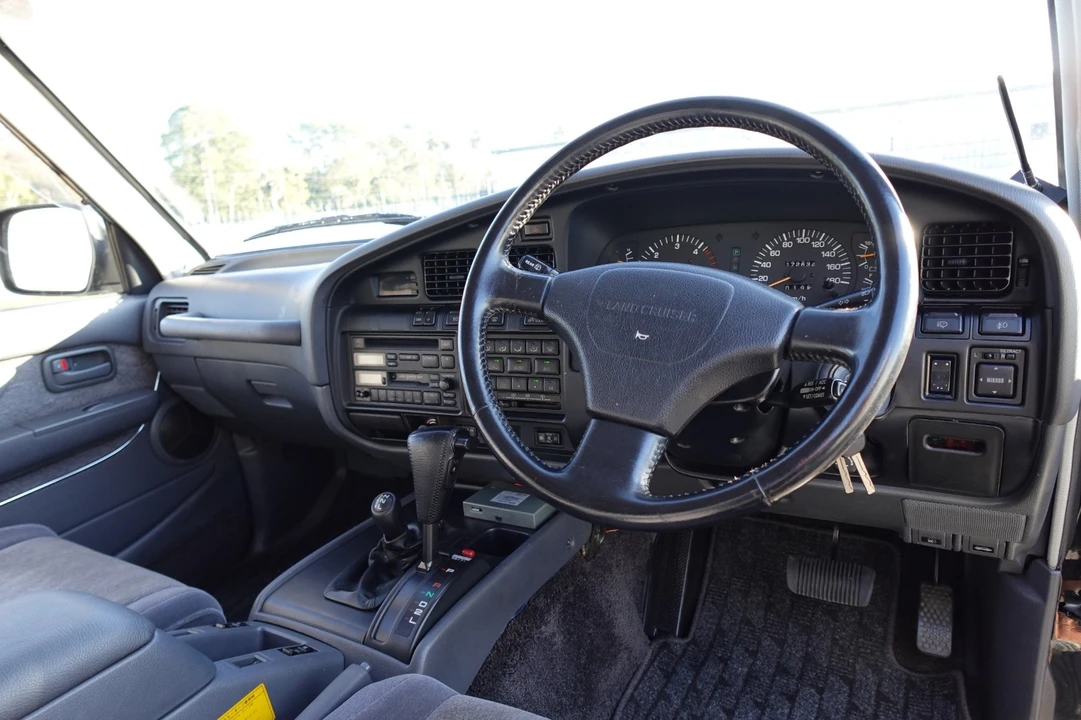 1994 Toyota J80 Land Cruiser - Image 16 of 19