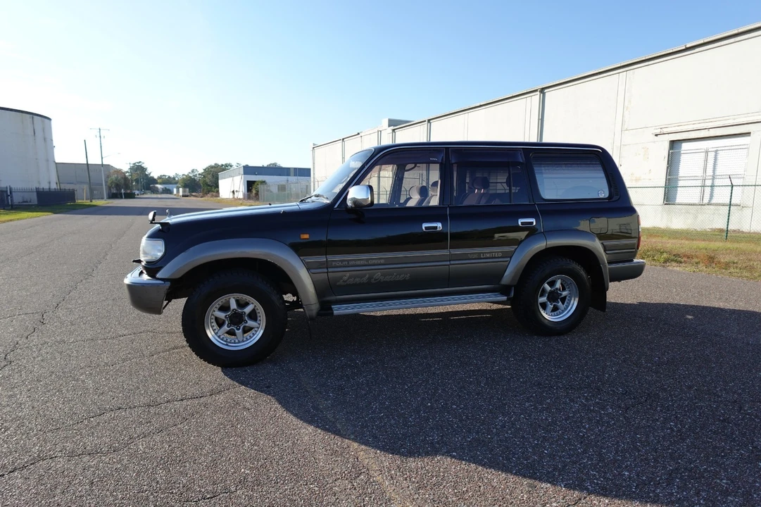 1994 Toyota J80 Land Cruiser - Image 13 of 19